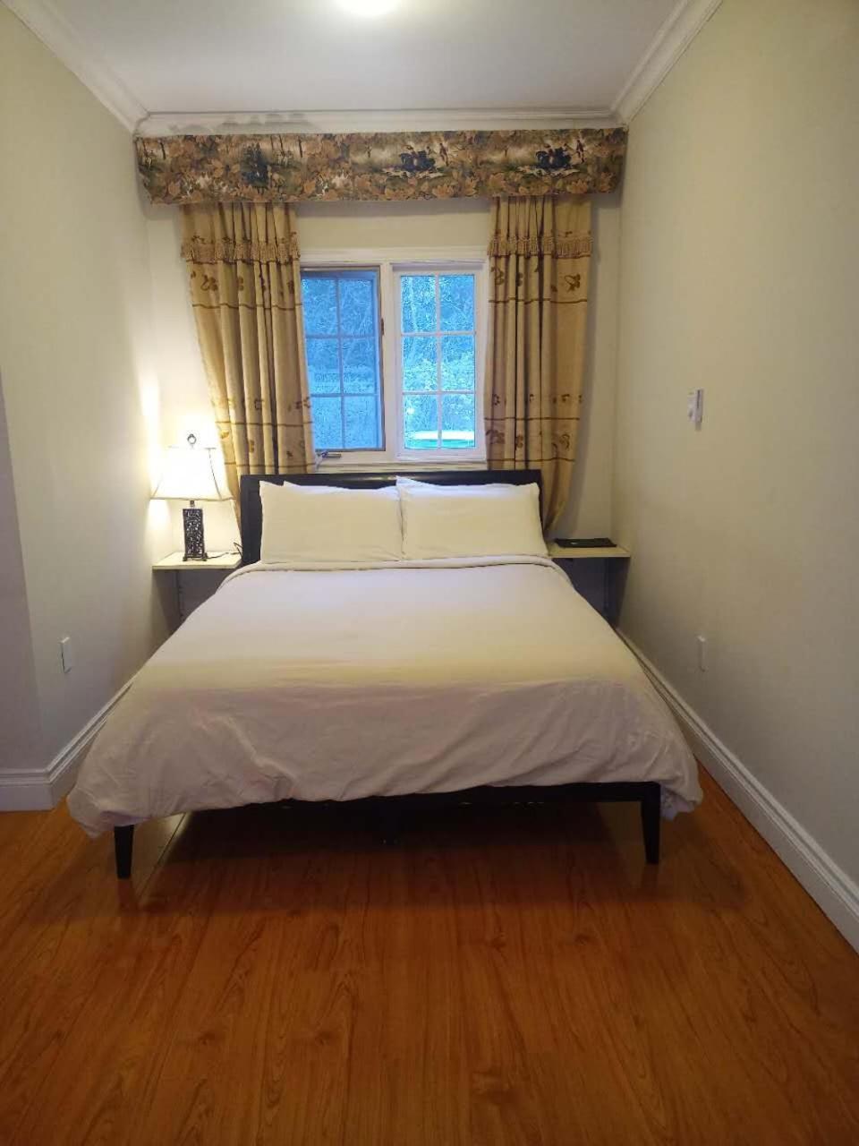 Lakeside Private Suite-Queen Bed Room Tottenham Buitenkant foto