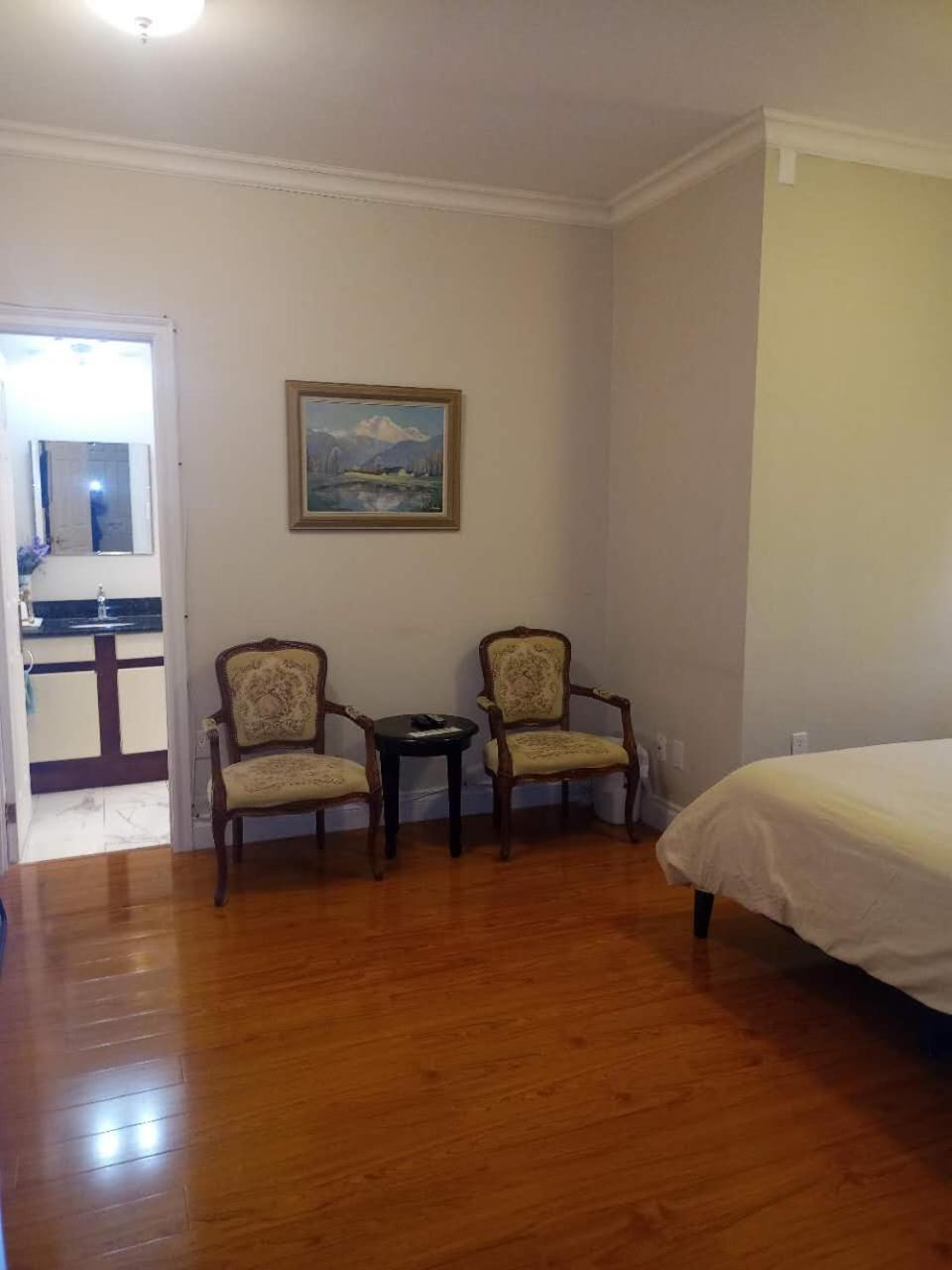 Lakeside Private Suite-Queen Bed Room Tottenham Buitenkant foto
